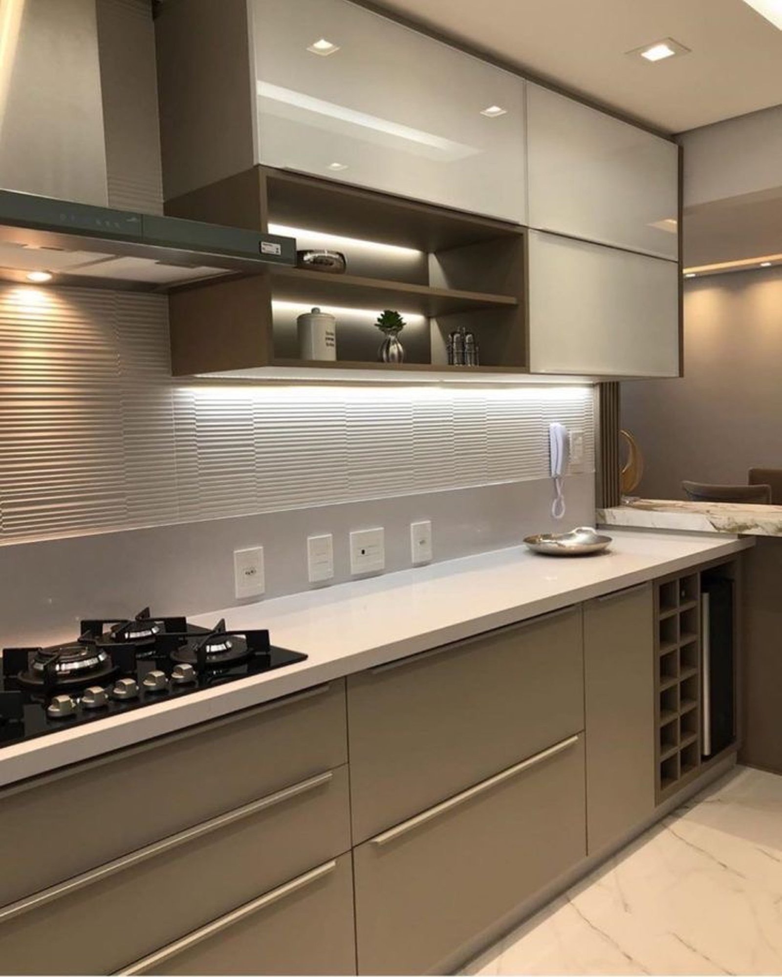 ưu nhược điểm tủ bếp inox cánh kính