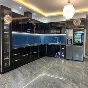 Mẫu tủ bếp inox cánh kính 08