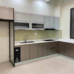 Mẫu tủ bếp inox cánh kính 17