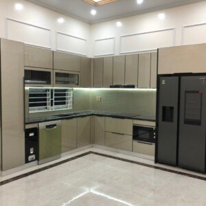 Mẫu tủ bếp inox cánh kính 14